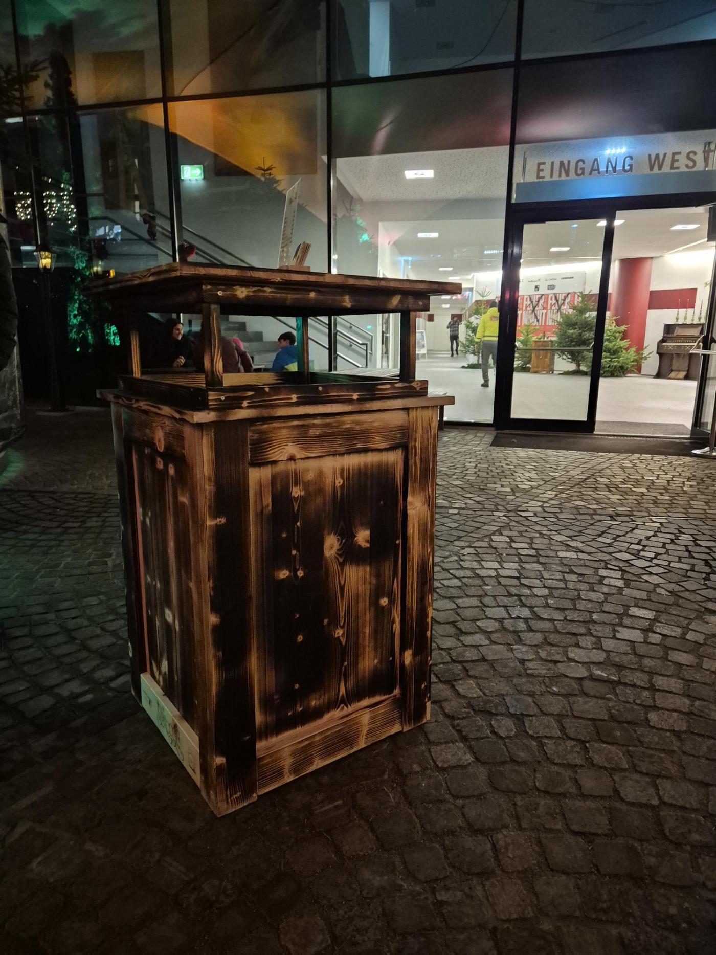 Stehtische für Weihnachtsmarkt Stehtische für Weihnachtsmarkt